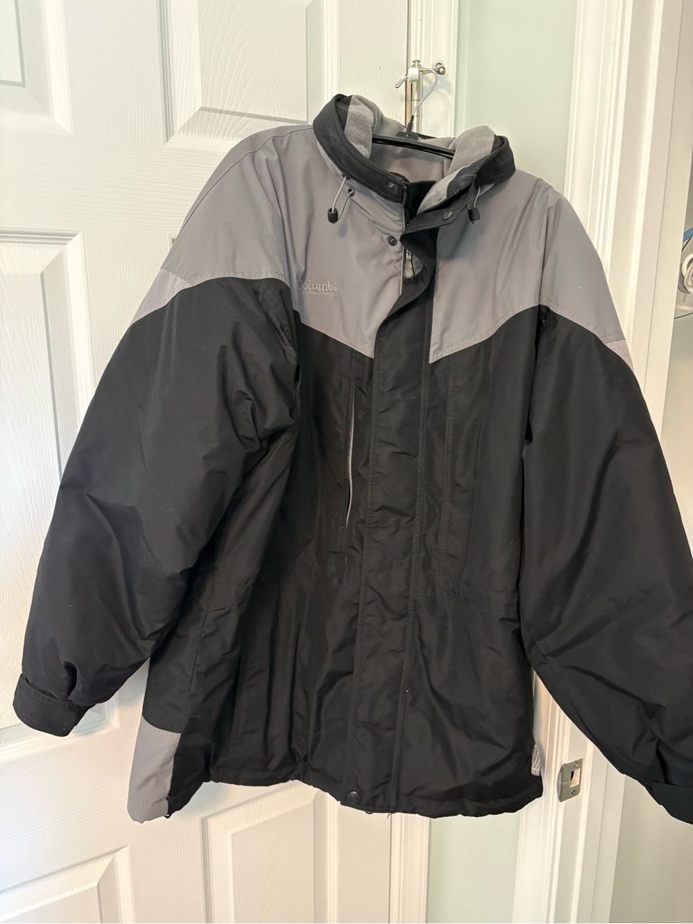Men's Columbia Black and Gray Winter Jacket